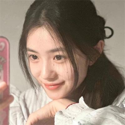 红色药丸海报